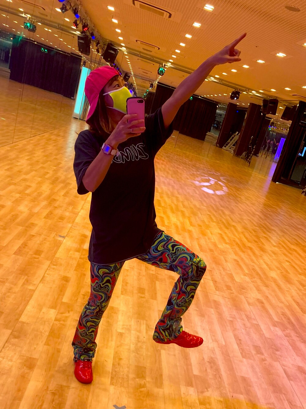 「ZUMBA、フィットネス、スポーツクラブ、ガラガラ蛇」｜「ZUMBAのアイテム（Tシャツ/カットソー、ブラック系）」を使った、SAYU さん（レディース・156cm）の秋コーディネートの1枚目の写真