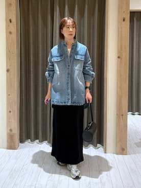 「アイテム（デニムジャケット）」を使った、nishitomoさん（レディース・157cm）の秋コーディネート