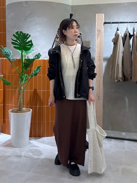 「アイテム（マウンテンパーカー）」を使った、nishitomoさん（レディース・157cm）の秋コーディネート