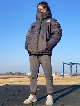 「Gramicci（グラミチ）のアイテム（スウェットパンツ）」を使った、ハルさん（メンズ・181cm）の冬コーディネート