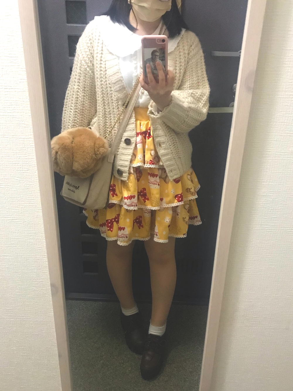 「アイドルオタク、ジャンパースカート、くまさん、秋冬コーデ、カーディガン」｜「しまむらのアイテム（パンプス、ブラウン系）」を使った、いろぱちさん（レディース・153cm）の秋コーディネートの1枚目の写真