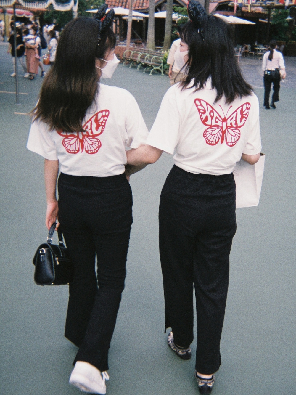 「X-girlのBUTTERFLY S/S TEE（Tシャツ/カットソー、ホワイト系）」を使った、ntmさん（レディース・155cm）の夏コーディネートの1枚目の写真