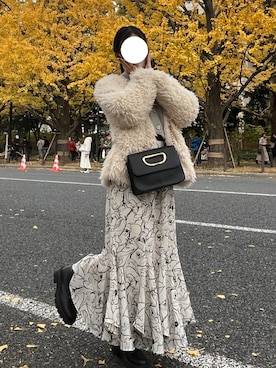 「mysty woman（ミスティウーマン）のアイテム（スカート、ホワイト系）」を使った、momoさん（レディース・156cm）の秋コーディネート