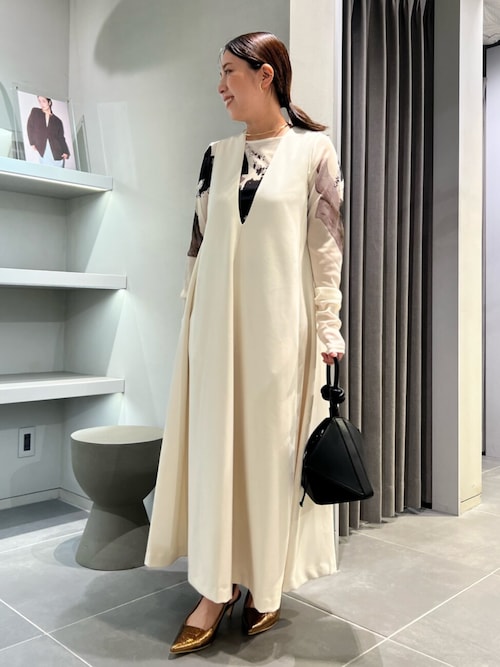 ディープVネックAラインワンピース（ワンピース）｜ELENDEEK（エレン