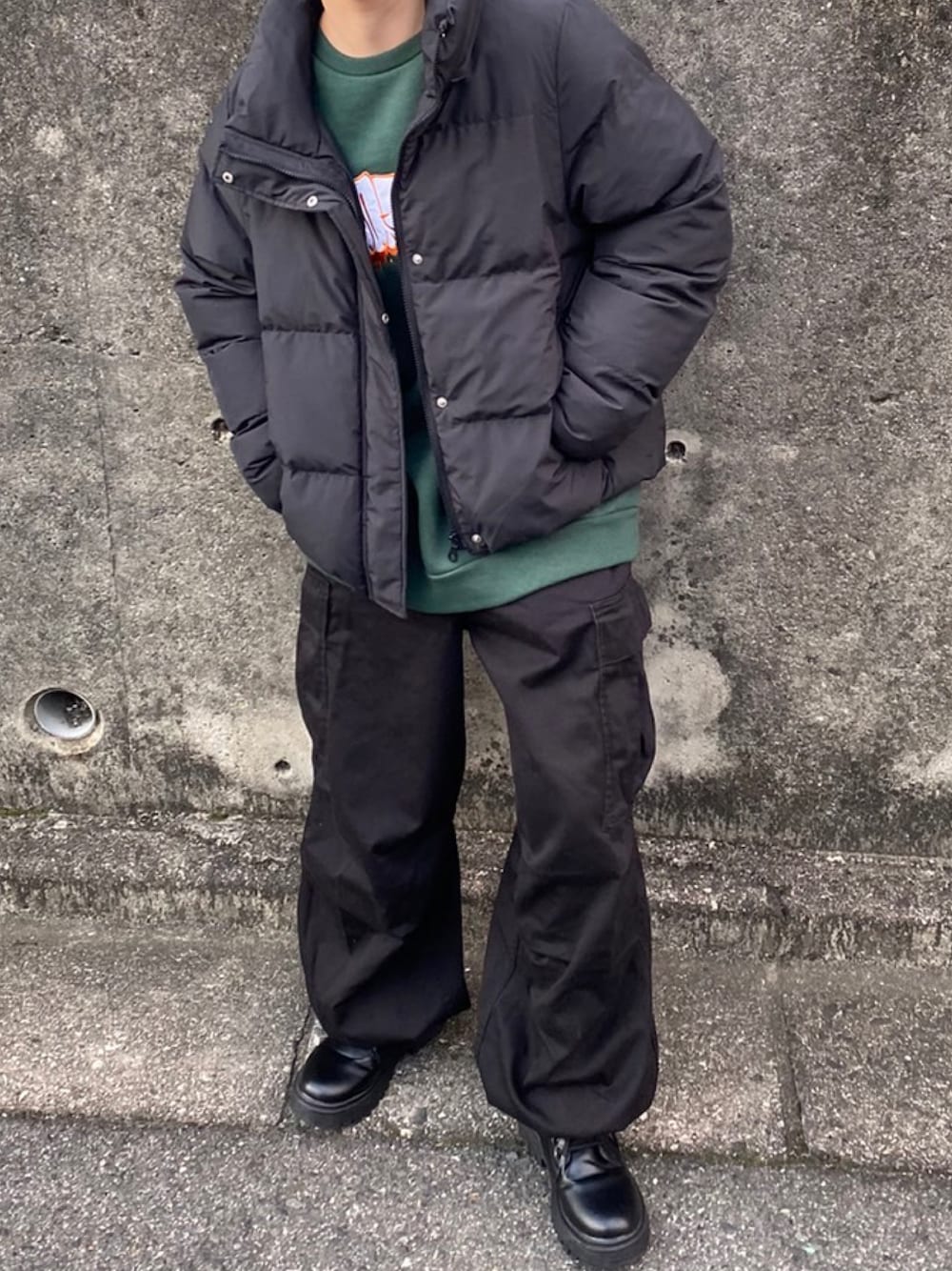 「ヒートパデットブルゾン、カーゴパンツ、プチプラコーデ、冬コーデ、おしゃれさんと繋がりたい、今日のコーデ、メンズライク、いいね、save、フォローお願いします🤑」｜「SHEINのアイテム（ブーツ、ブラック系）」を使った、hotatenosukeさん（レディース・162cm）の冬コーディネートの1枚目の写真
