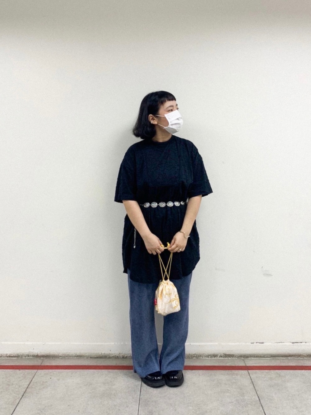 「ootd、SPINNS、gracegift、洋裝、小包、日系穿搭、永樂市場、永樂市場三樓」｜「永樂市場·三樓訂製のアイテム（ポーチ、ゴールド系）」を使った、永樂市場·三樓訂製さん（レディース・154cm）の秋コーディネートの1枚目の写真