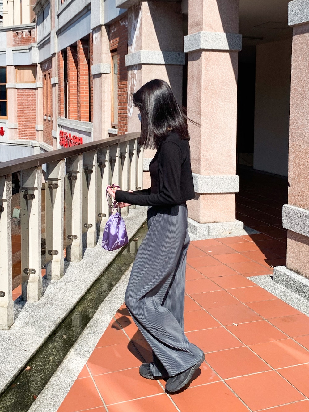 「New Balance、個性派、ootd、オーダーメイド、永樂、永樂市場、永樂市場三樓、訂製」｜「NEW BALANCEのアイテム（シューズ、ブラック系）」を使った、永樂市場·三樓訂製さん（レディース・156cm）の秋コーディネートの1枚目の写真