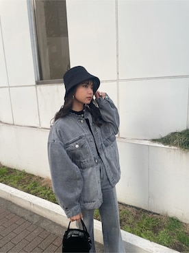 「MURUA（ムルーア）のアイテム（テーラードジャケット）」を使った、上原優香さん（レディース・163cm）の冬コーディネート