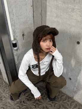 「MURUA（ムルーア）のアイテム（カーゴパンツ）」を使った、宇田川優香さん（レディース・163cm）の秋コーディネート