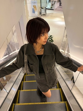 「MURUA（ムルーア）のアイテム（ブルゾン）」を使った、宇田川優香さん（レディース・163cm）の秋コーディネート