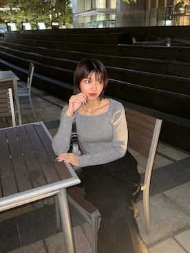 「アイテム（カーゴパンツ）」を使った、宇田川優香さん（レディース・163cm）の秋コーディネート