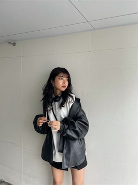 「MURUA（ムルーア）のアイテム（スウェット）」を使った、宇田川優香さん（レディース・163cm）の秋コーディネート