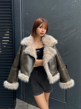 「アイテム（ムートンコート）」を使った、宇田川優香さん（レディース・163cm）の秋コーディネート