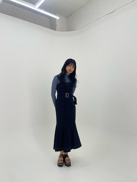 「MURUA（ムルーア）のアイテム（ジャンパースカート）」を使った、宇田川優香さん（レディース・163cm）の冬コーディネート