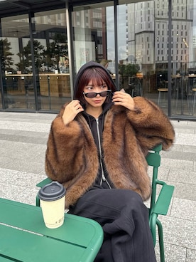 「アイテム（スウェットパンツ）」を使った、上原優香さん（レディース・163cm）の秋コーディネート