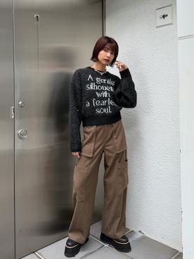 「MURUA（ムルーア）のアイテム（カーゴパンツ）」を使った、宇田川優香さん（レディース・163cm）の秋コーディネート