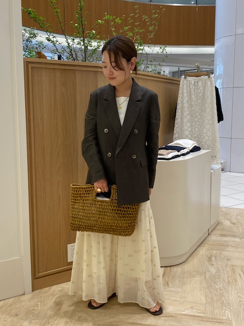 美人百花12月号掲載】ボウタイニット×サテンスカート