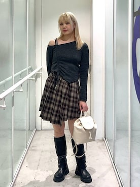 「アイテム（スカート、ブラウン系）」を使った、ぬんさん（レディース・169cm）の冬コーディネート