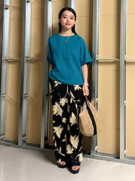 「THE SHOP TK （ザ ショップ ティーケー ）の【M-XL/二の腕カバー】さらり麻調メッシュ5分袖ブラウス（シャツ/ブラウス、ブルー系）」を使った、saho(低身長コーデ)さん（レディース・150cm）の夏コーディネート