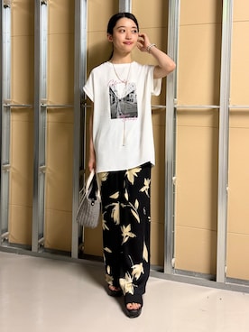 「THE SHOP TK （ザ ショップ ティーケー ）の【ひんやりさらさら】軽やかに着られる プリントTシャツ（Tシャツ/カットソー、ホワイト系）」を使った、saho(低身長コーデ)さん（レディース・150cm）の夏コーディネート