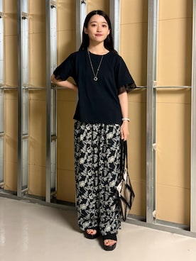 「THE SHOP TK （ザ ショップ ティーケー ）の【M-XL/ひんやり】上品な透け感 袖口シアーTシャツ（Tシャツ/カットソー、ブラック系）」を使った、saho(低身長コーデ)さん（レディース・150cm）の夏コーディネート