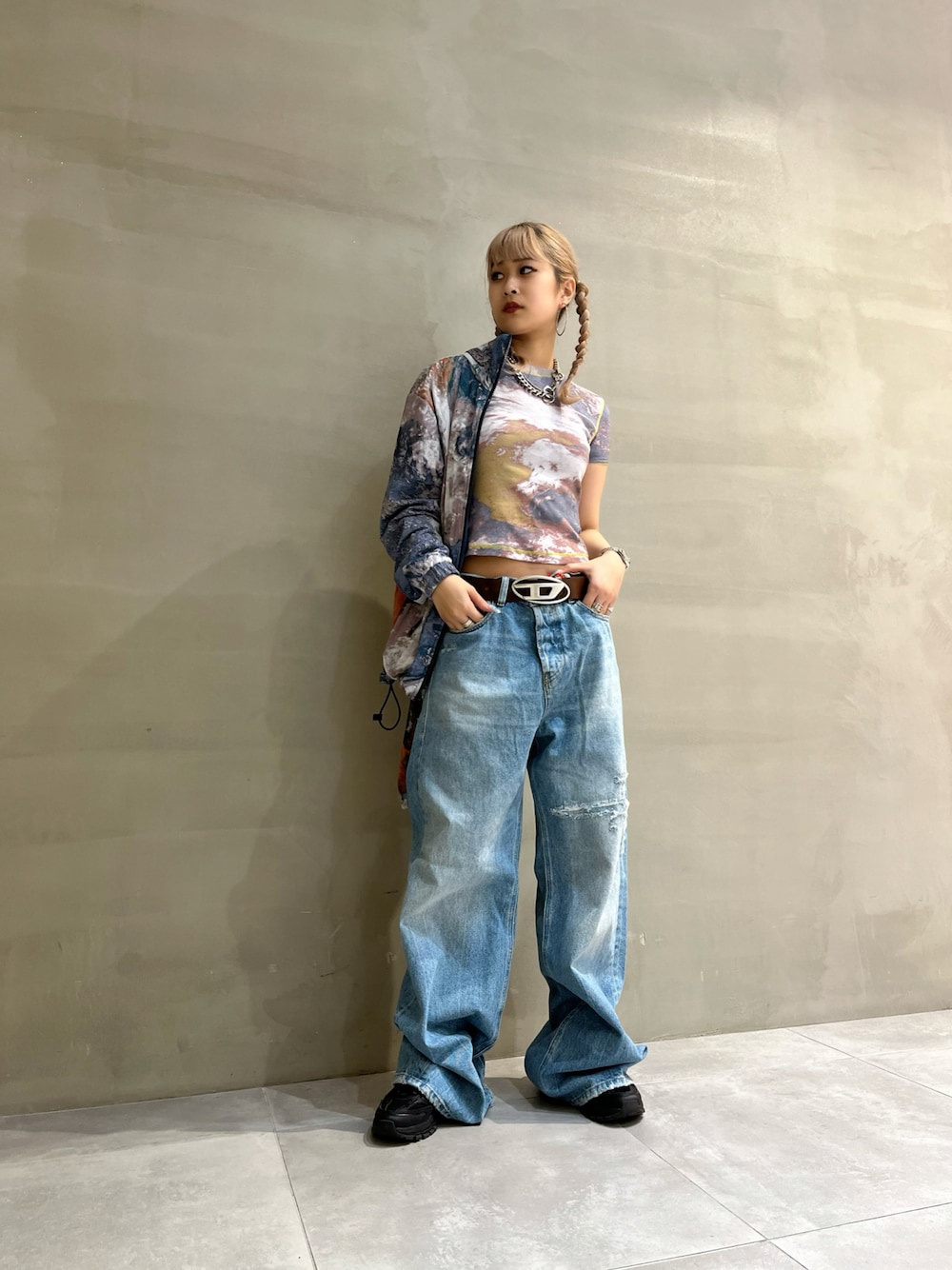 Miyu(DIESEL 阪急うめだ本店 (LADIES'))｜DIESELのデニムパンツを使っ