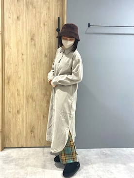 「シャツワンピ」｜「アイテム（スリッポン）」を使った、お ま めさん（レディース・156cm）の秋コーディネート