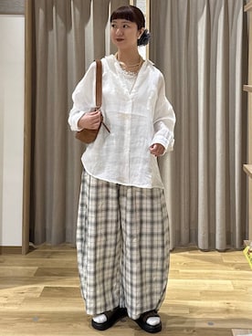 「studio CLIP（スタディオクリップ）のアイテム（パンツ）」を使った、シュナさん（レディース・160cm）の春コーディネート