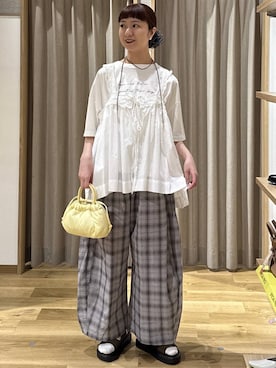 「studio CLIP（スタディオクリップ）のアイテム（パンツ）」を使った、シュナさん（レディース・160cm）の春コーディネート