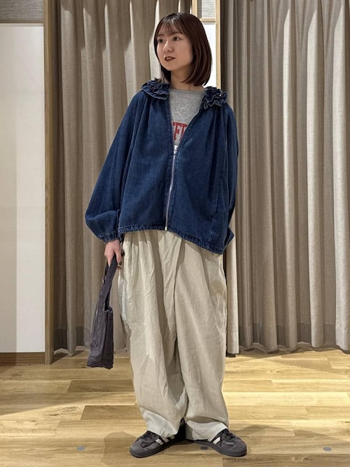 フリルカラー甘織りデニムシャツブルゾン《CLIP denim》（ブルゾン