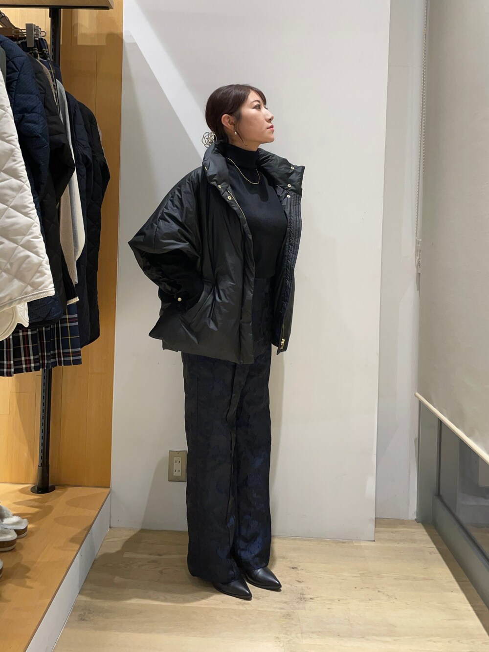 「Te chichiのリブタートルネックプルオーバー（ニット/セーター、ブラック系）」を使った、ninaさん（レディース・157cm）の冬コーディネートの1枚目の写真