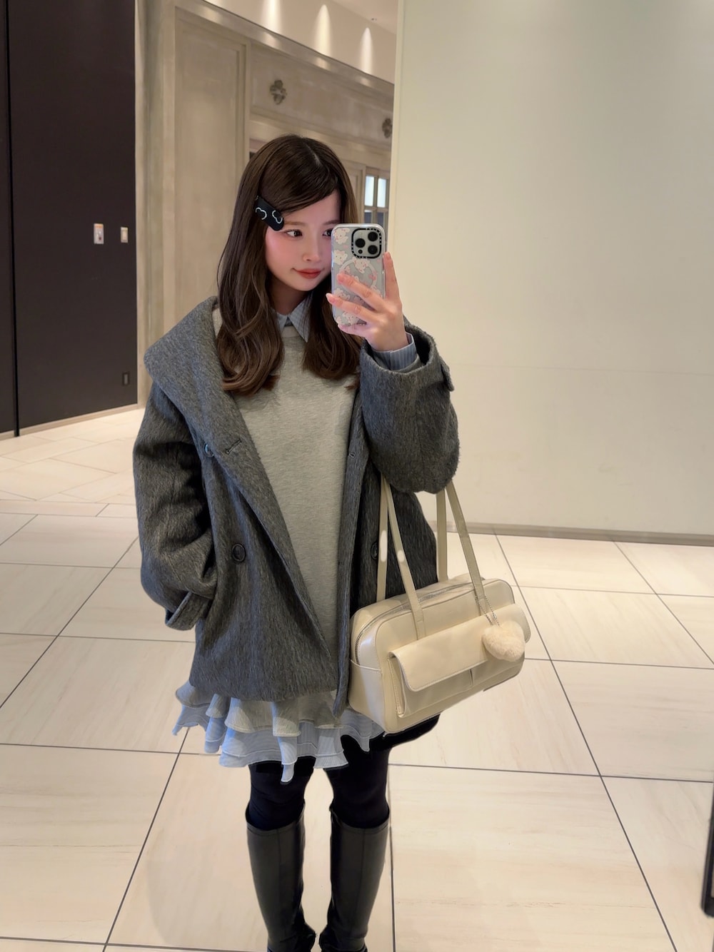 「春めき満開コーデ、春コーデ、GRL、グレイル、プチプラコーデ、プチプラ、春服コーデ、おでかけコーデ、大人ガーリー、いいね、save、フォローお願いします🤑」｜「Olu.のフリルレイヤードダンボールスウェット（スウェット、グレー系）」を使った、fu yuさん（レディース・160cm）の春コーディネートの1枚目の写真