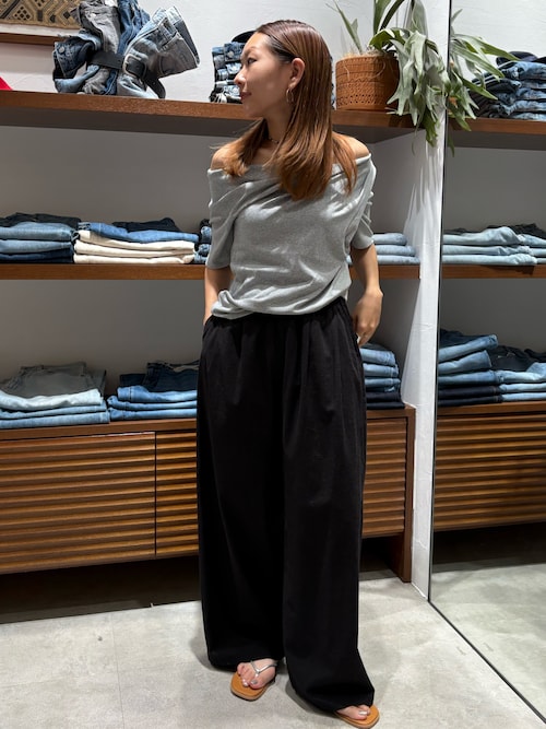 タックデザインオフショルTee