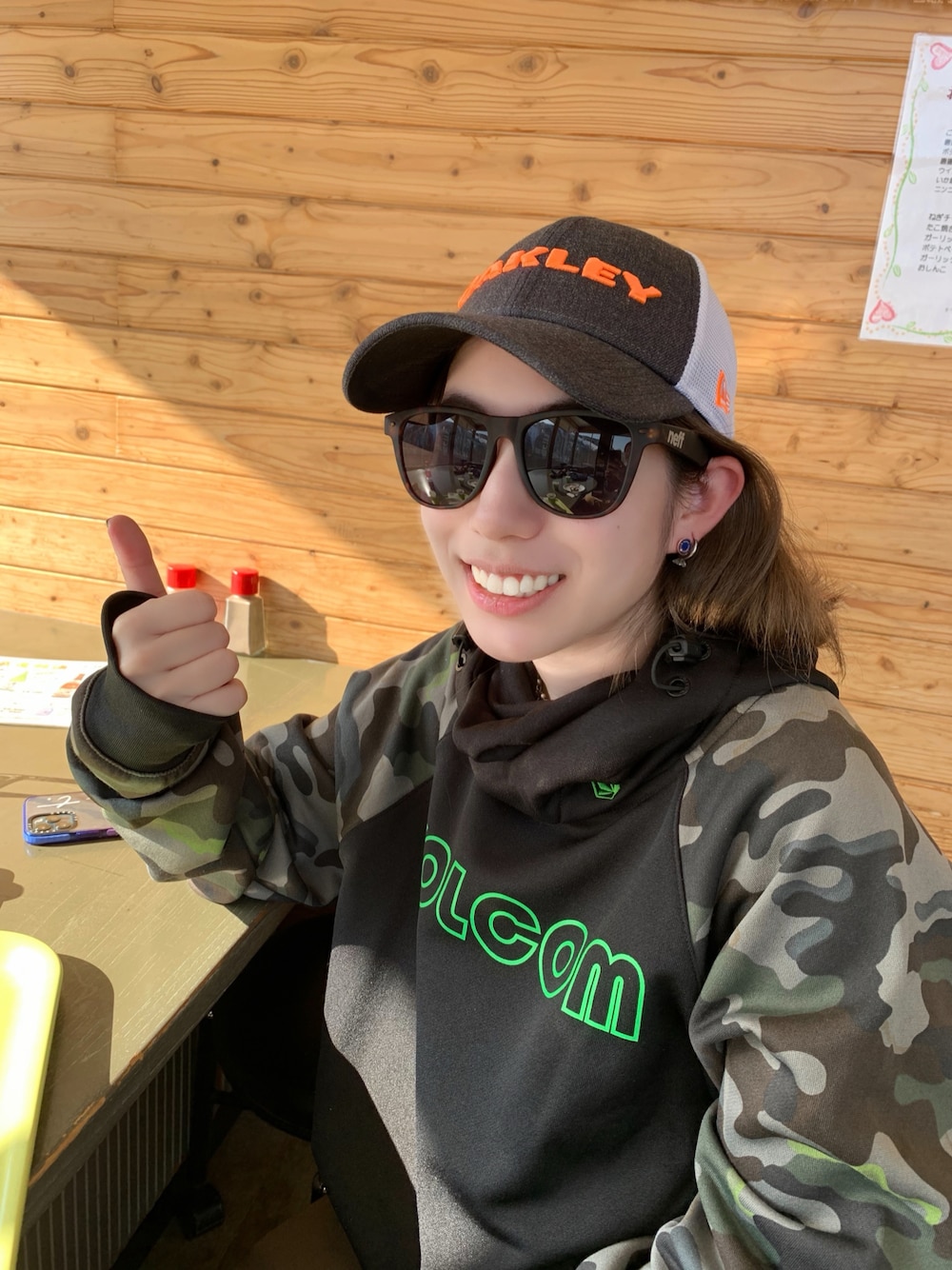 「フリースタイルスキー、フリースキー、雪山、雪山コーデ、スノーボード、スノーボードウェア、スノーボード女子」｜「OAKLEYのアイテム（キャップ、ブラック系）」を使った、ぶぶしょさん（レディース・154cm）の冬コーディネートの1枚目の写真