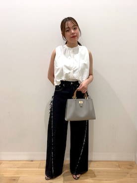 「HEYUMM（ヘユム）のバルーンノースリーブシャツ（シャツ/ブラウス、ホワイト系）」を使った、ユナさん（レディース・160cm）の夏コーディネート