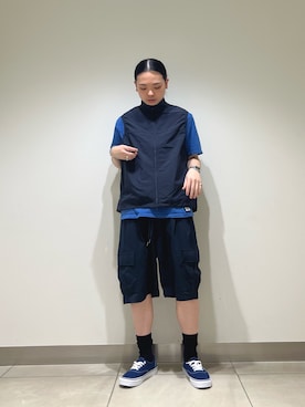 「URBAN RESEARCH（アーバンリサーチ）のWide Dad　NYLON DAD VEST（ベスト、ブルー系）」を使った、EIKICHIさん（メンズ・170cm）の春コーディネート