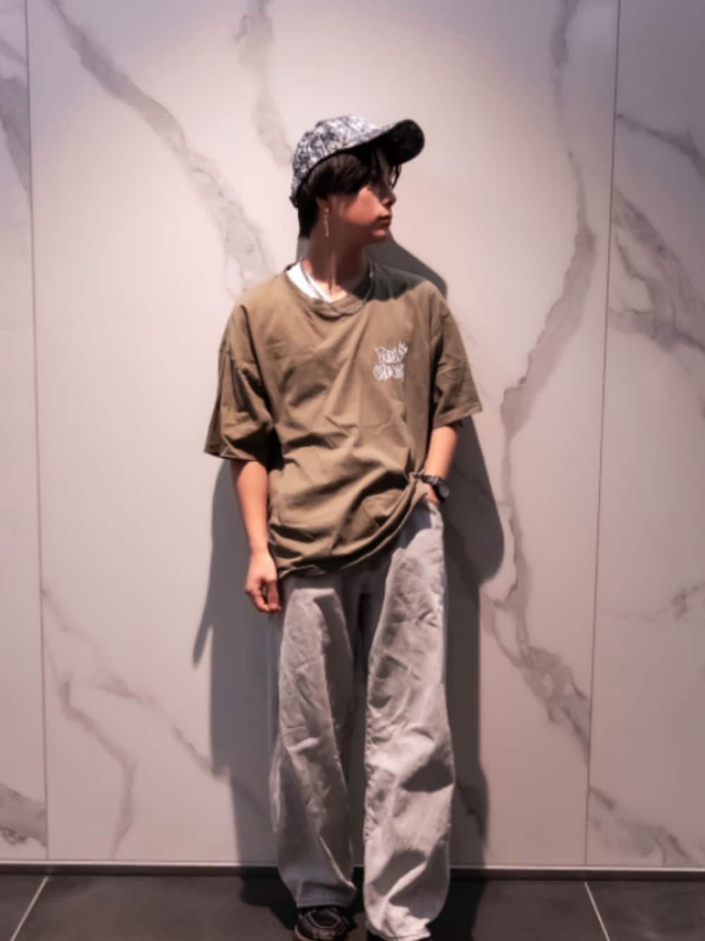 「GUのアイテム（デニムパンツ、グレー系）」を使った、Kota_dayoさん（メンズ・165cm）の秋コーディネートの1枚目の写真