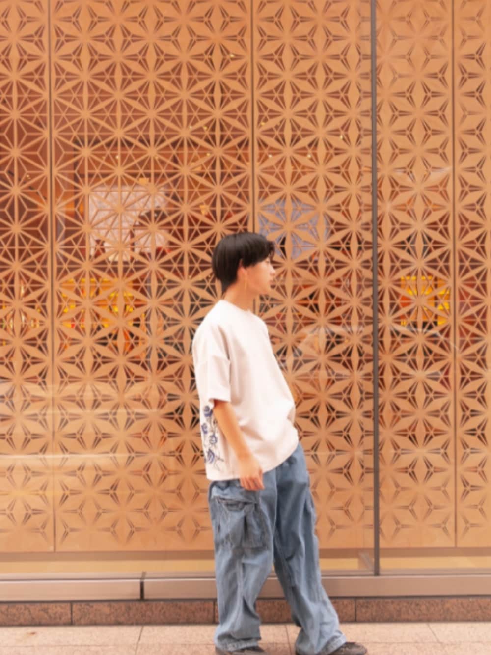 「Colorのアイテム（Tシャツ/カットソー、ホワイト系）」を使った、Kota_dayoさん（メンズ・165cm）の秋コーディネートの1枚目の写真