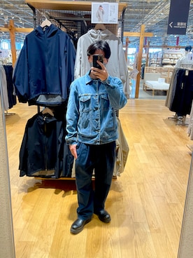 「STUSSY（ステューシー）のアイテム（Tシャツ/カットソー、ブラック系）」を使った、akiさん（メンズ・162cm）の夏コーディネート