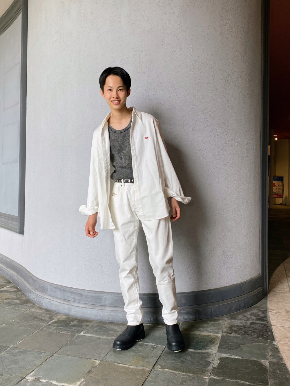 DIESELのタンクトップ（グレー系）を使った人気ファッション