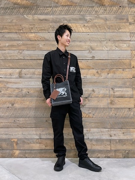 「DIESEL（ディーゼル）のDIESEL SS22 メンズ カーゴパンツ デニム ジョグジーンズ ブラック サステナブル（デニムパンツ）」を使った、KAKERUさん（メンズ・175cm）の春コーディネート