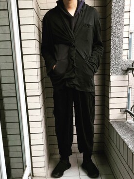 「Yohji Yamamoto（ヨウジヤマモト）のアイテム（ジャケット/アウター）」を使った、Ivano Shiehさん（メンズ・178cm）の秋コーディネート