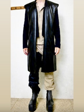 「Rick Owens（リックオウエンス）のアイテム」を使った、Ivano Shiehさん（メンズ・178cm）の冬コーディネート
