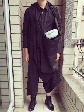 「Yohji Yamamoto（ヨウジヤマモト）のアイテム（バッグ）」を使った、Ivano Shiehさん（メンズ・178cm）の夏コーディネート