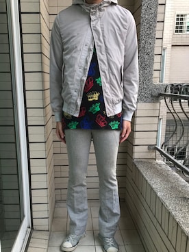 「Levi's（リーバイス）のアイテム（シューズ）」を使った、Ivano Shiehさん（メンズ・178cm）の夏コーディネート