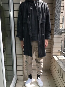 「SISLEY（シスレー）のアイテム（パンツ）」を使った、Ivano Shiehさん（メンズ・178cm）の冬コーディネート