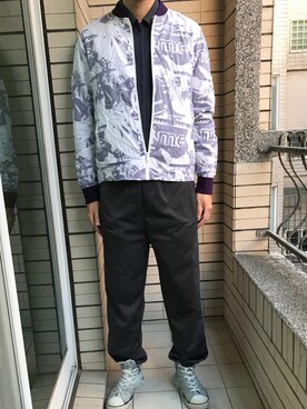 「Levi's（リーバイス）のアイテム（シューズ）」を使った、Ivano Shiehさん（メンズ・178cm）の春コーディネート