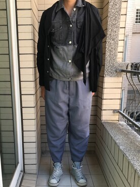 「Levi's（リーバイス）のアイテム（シューズ）」を使った、Ivano Shiehさん（メンズ・178cm）の秋コーディネート