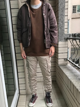 「SISLEY（シスレー）のアイテム」を使った、Ivano Shiehさん（メンズ・178cm）の春コーディネート