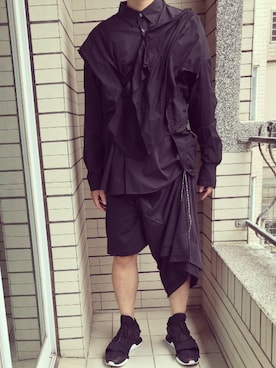 「Yohji Yamamoto（ヨウジヤマモト）のアイテム（トップス）」を使った、Ivano Shiehさん（メンズ・178cm）の夏コーディネート